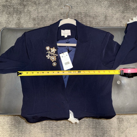 Cinq à Sept Le Petit Roxie Blazer - Midnight Blue Blazer w/Ivory Lace - Size 8 - Picture 4 of 6